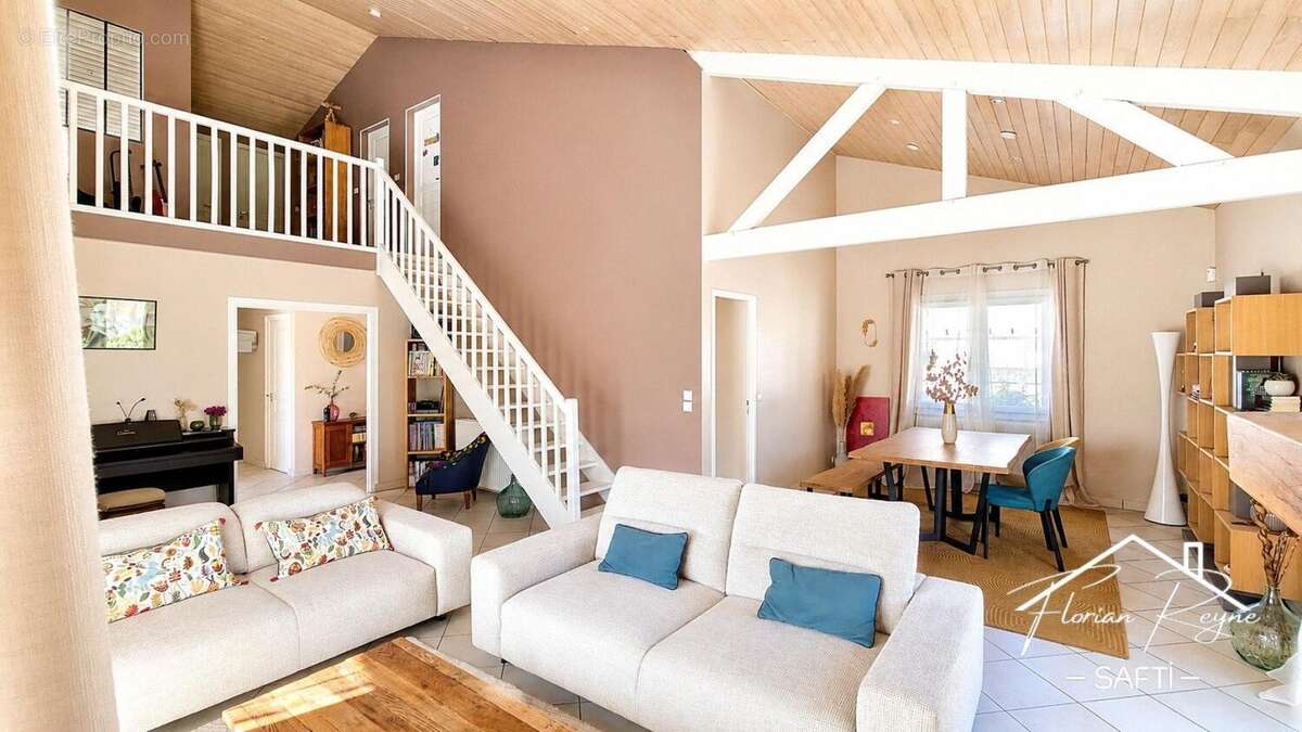Photo 2 - Maison à PAREMPUYRE