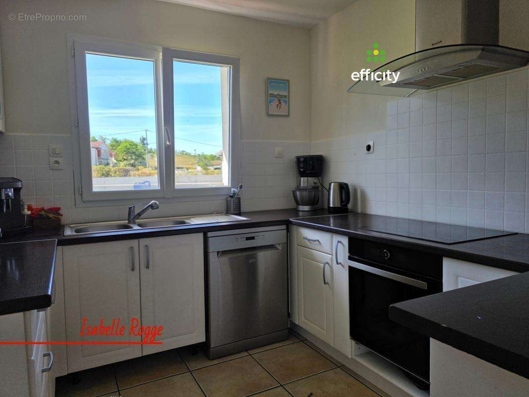 Maison 110 m² à Sames  - photo 4