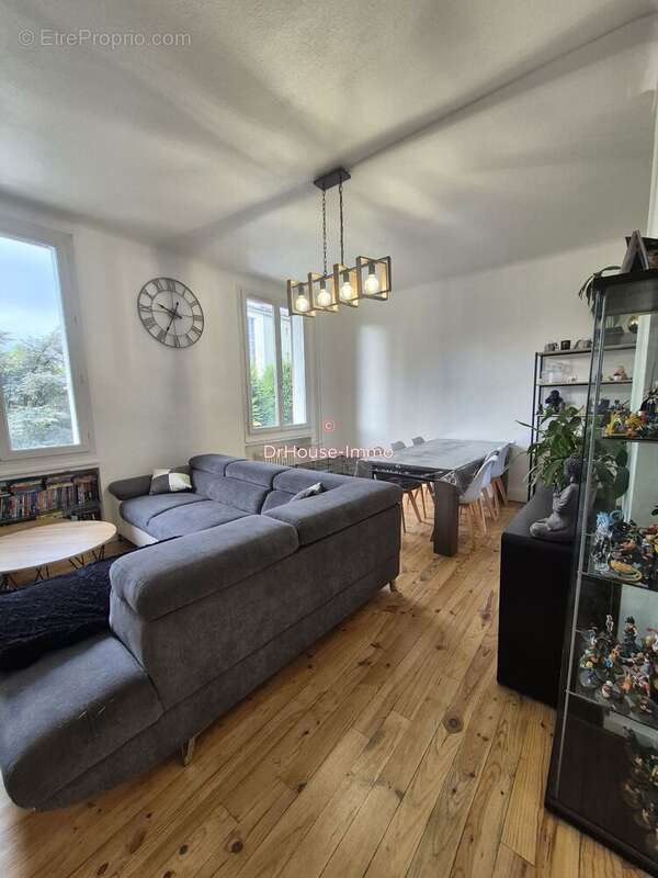 Appartement à SAINT-ETIENNE