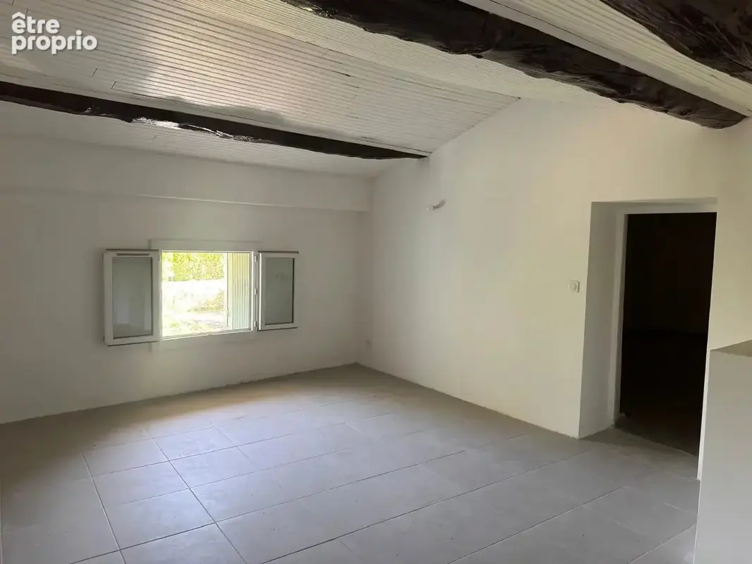SAINT-DEZERY, maison de village à renover avec cours et caves - photo 6
