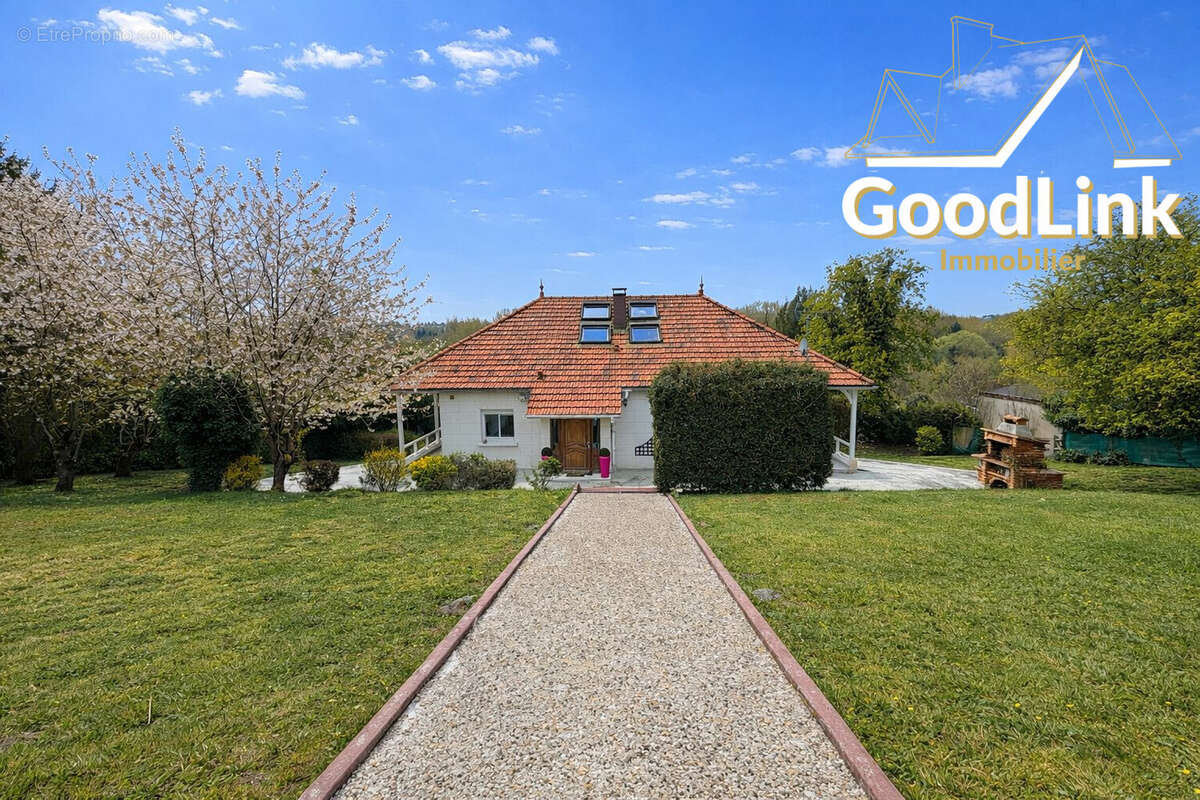 Maison à CRECY-LA-CHAPELLE