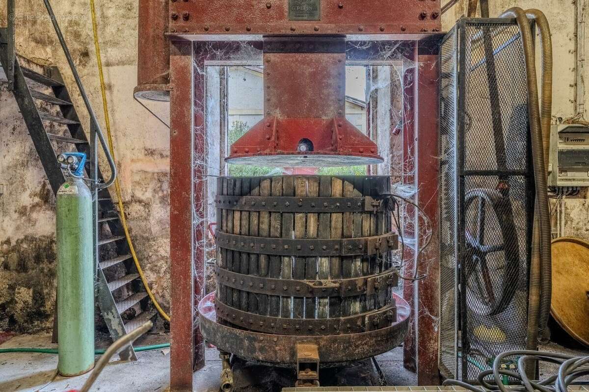 Élégance et héritage un château d'exception au coeur d'un vignoble classé - photo 9