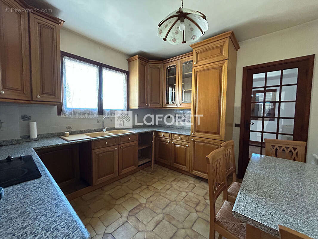 Maison à SAINT-LAURENT-DU-VAR