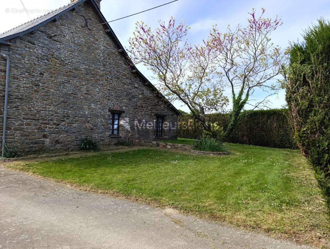 Maison à LA CHAPELLE-BOUEXIC