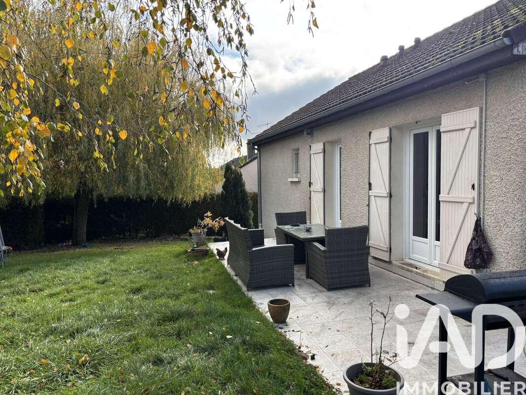 Maison 94 m² à Villefargeau  - photo 8