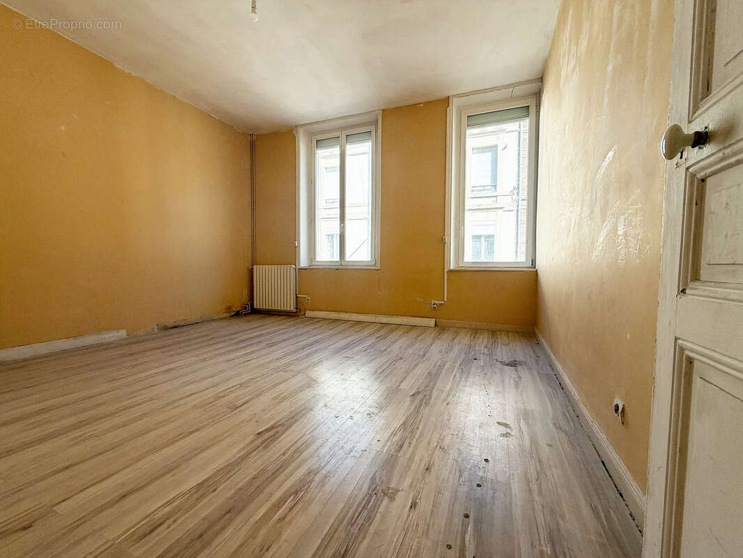 Adresse rare : Rue du Jard, Particulier Rémois à rénover - photo 8