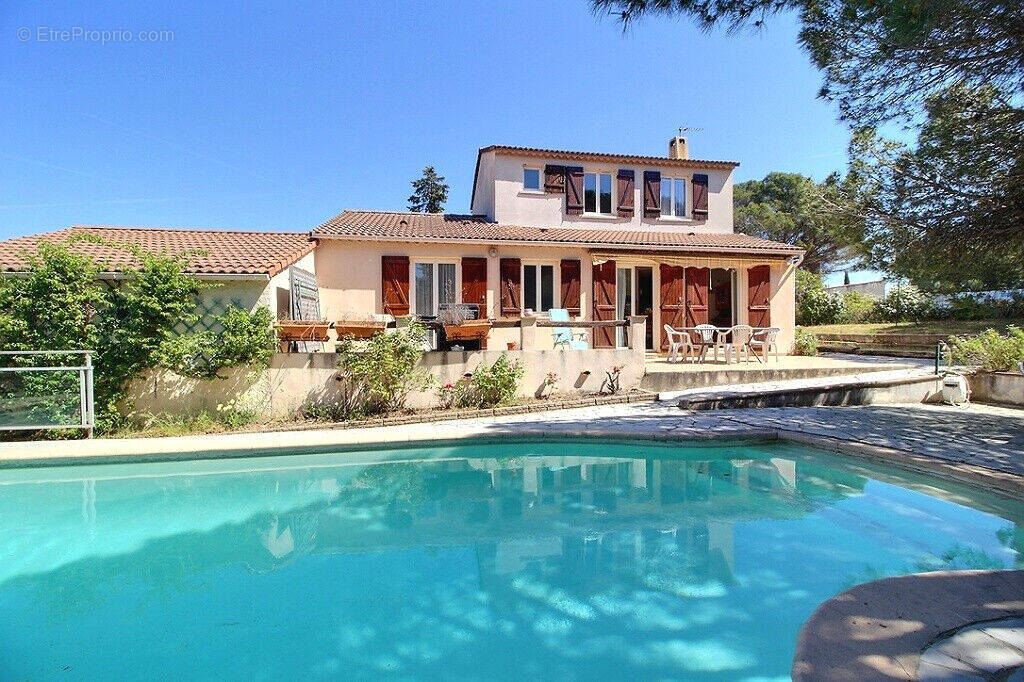 Maison à ROQUEBRUNE-SUR-ARGENS