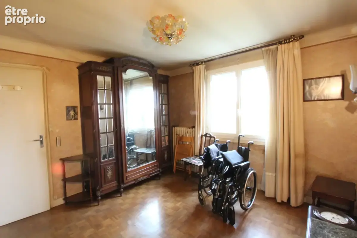 La Charité sur Loire, pavillon T7 à rénover 134 m2 quartier résidentiel - photo 7