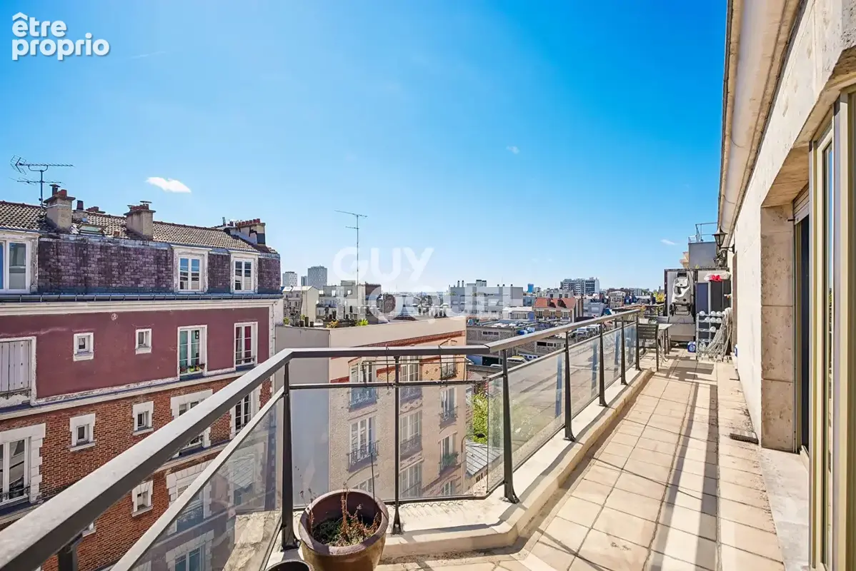 Dernier étage , T4 120m² avec terrasse et parkings - photo 2