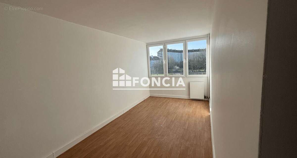 Appartement à VILLENEUVE-SAINT-GEORGES