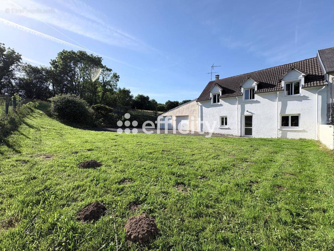 Maison à SAINTE-CECILE