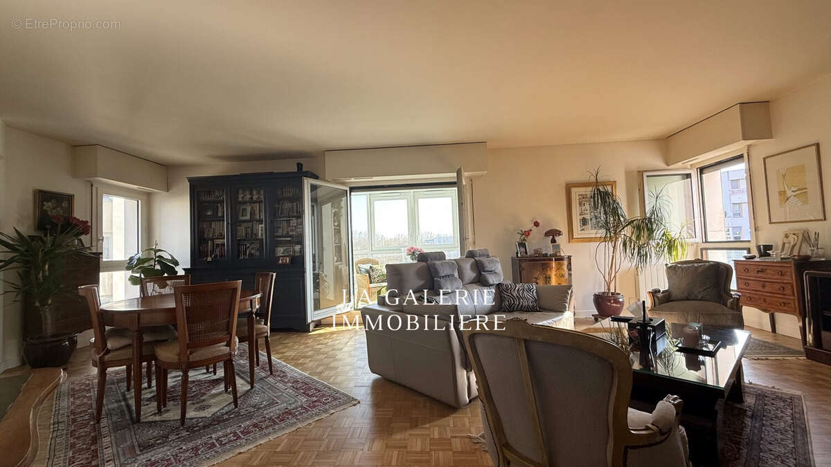 Appartement à SURESNES