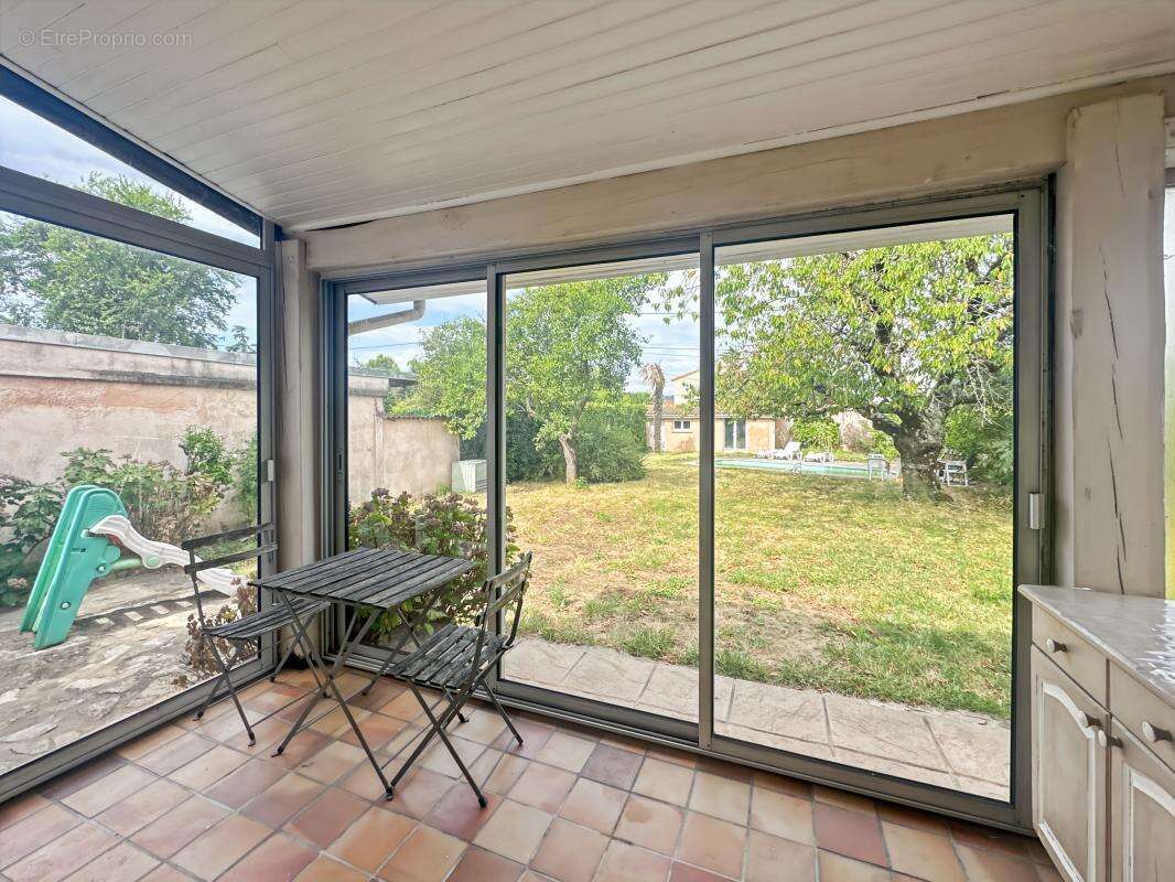 VALENCE - Maison 130m² sur 644m² de jardin avec piscine - photo 13