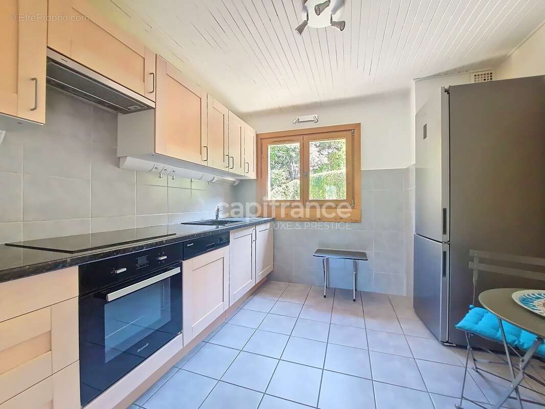 Chalet de caractère avec 3 appartements et spa, à deux pas du centre de Saint-Gervais - photo 11