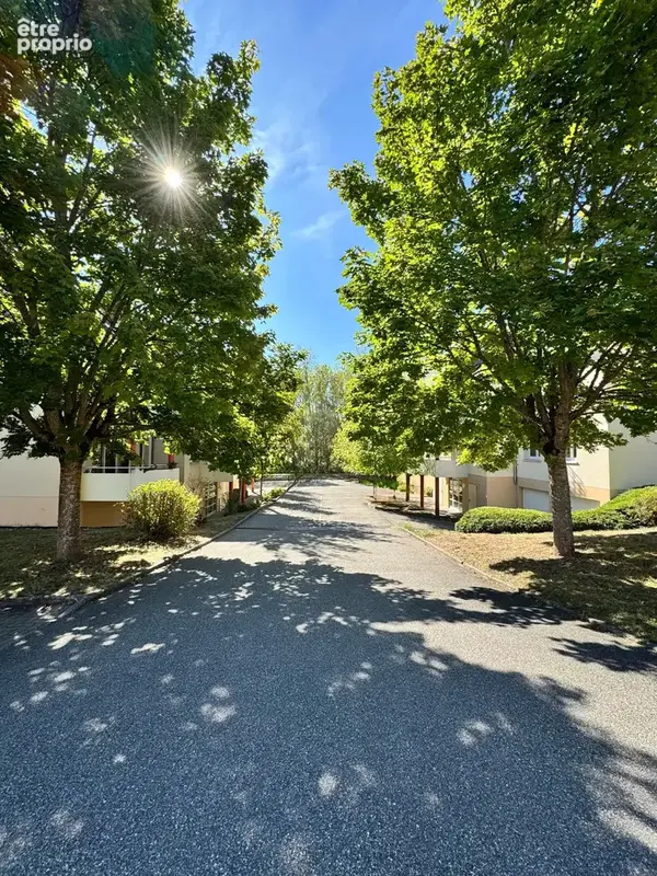 Grand 3/4 pièces de 85 m2 avec terrasse, garage et parking - photo 2