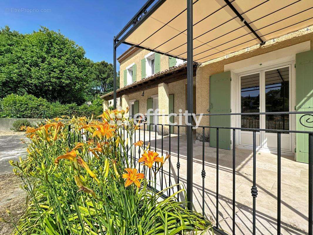 Maison 132 m² à Saint-Remy-De-Provence  - photo 20