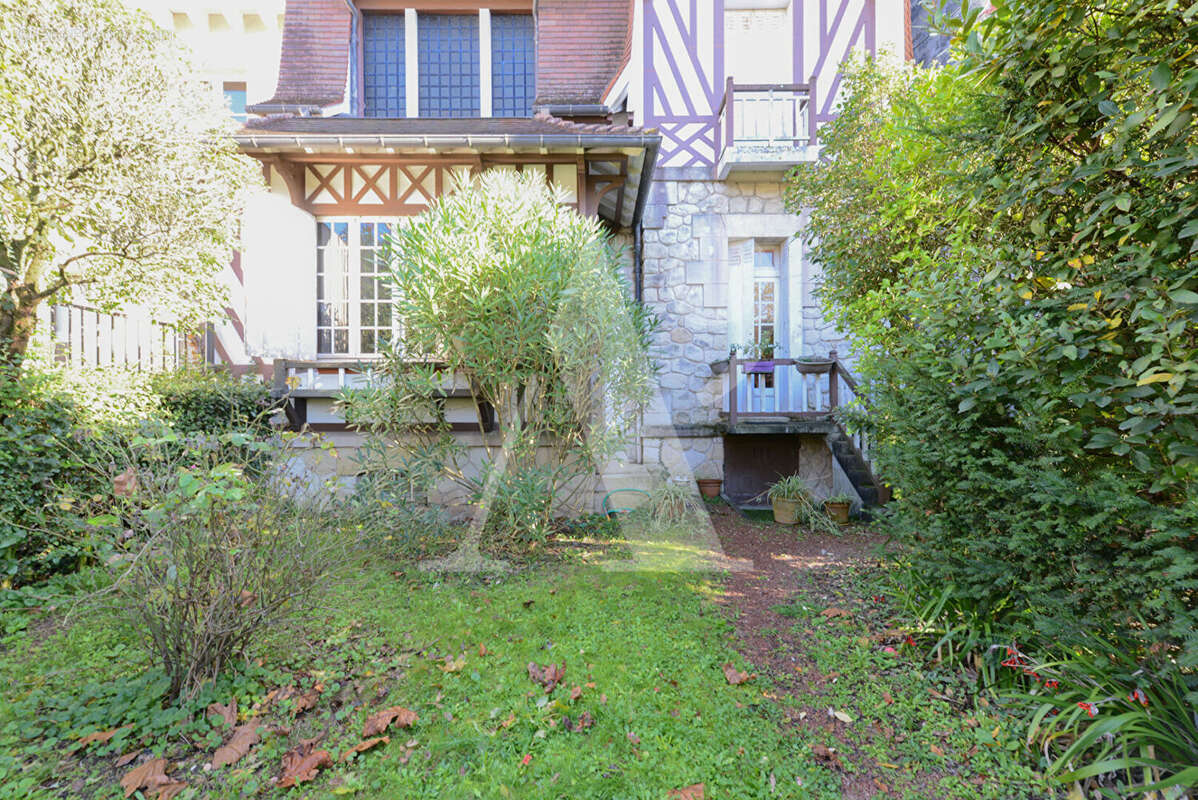 Architecture insolite- 1900- maison familiale avec  jardin et garage - photo 3