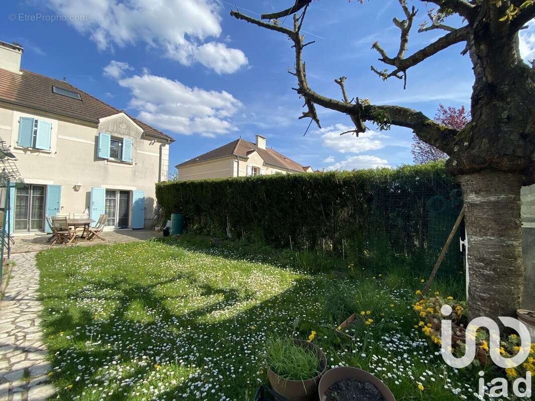 Photo 2 - Maison à BUSSY-SAINT-GEORGES