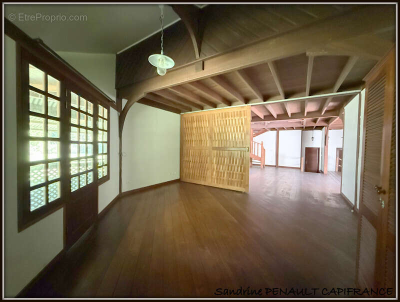 Maison à MONTSINERY-TONNEGRANDE