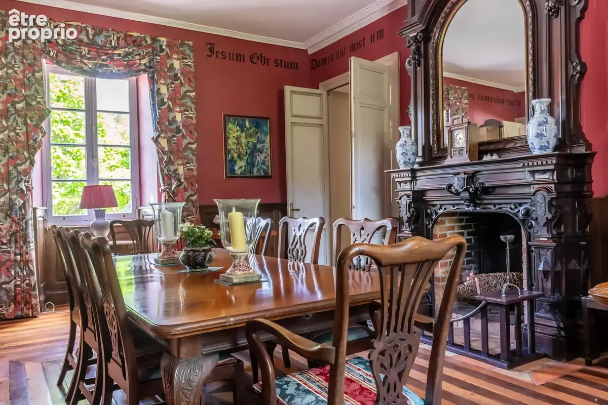 Château avec annexes, piscine, court de tennis et garages - photo 7