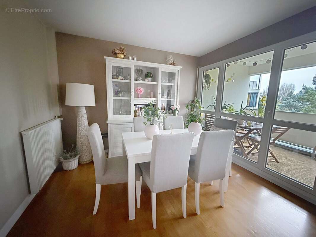 Appartement à CHENNEVIERES-SUR-MARNE