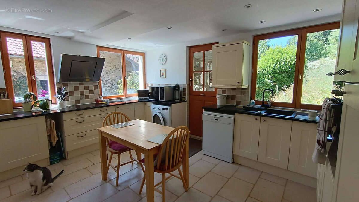 Ensemble immobilier avec ancien moulin - photo 9