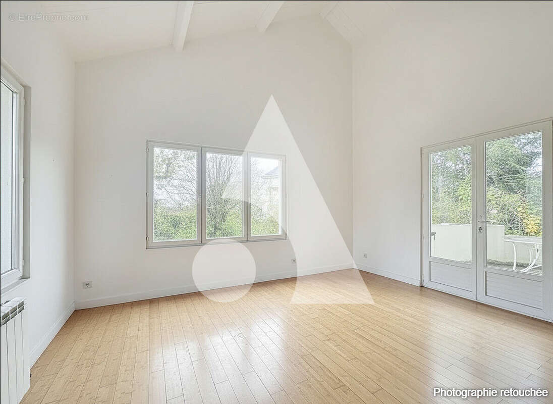 Maison à CHAMPFORGEUIL