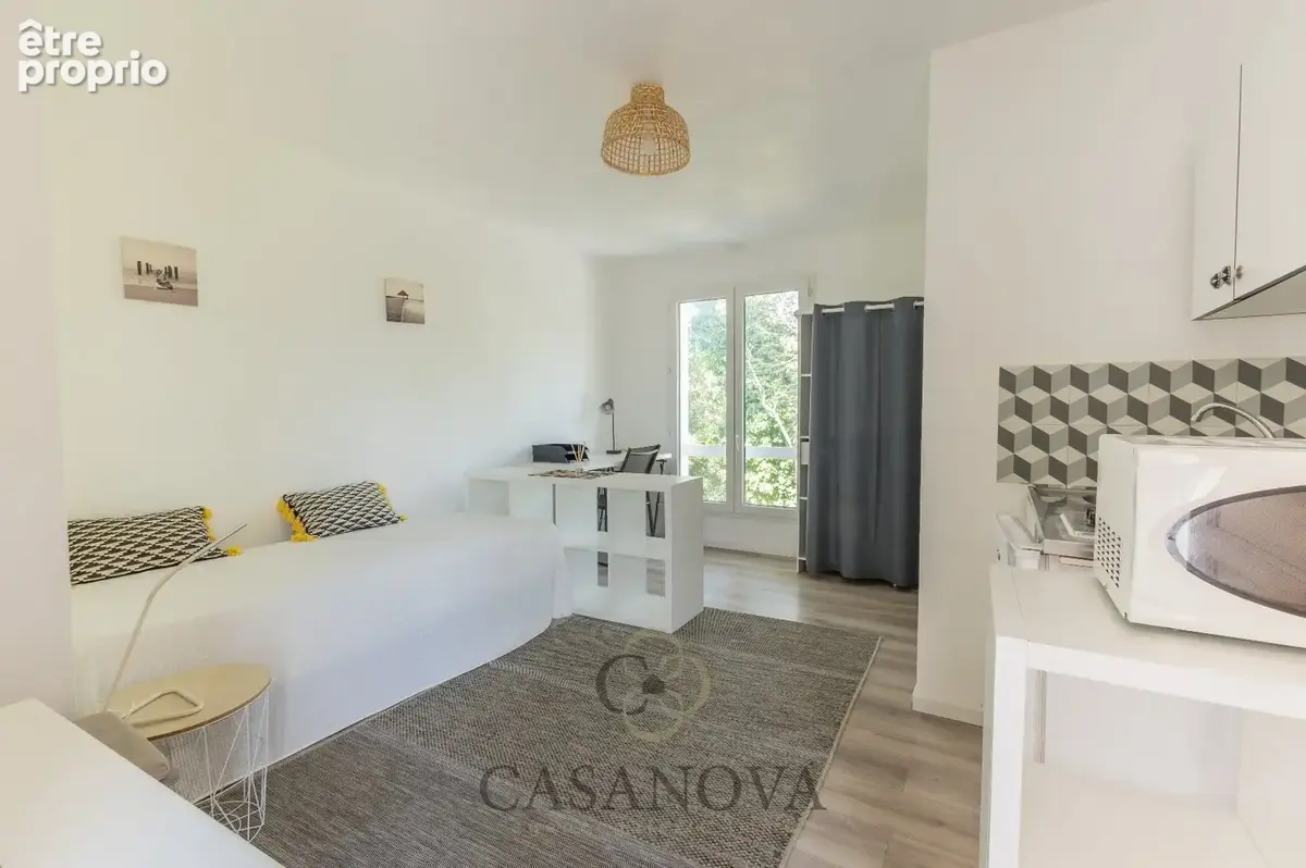 Montpellier Est. Superbe villa de 280m² avec piscine, garage et dépendances. - photo 15