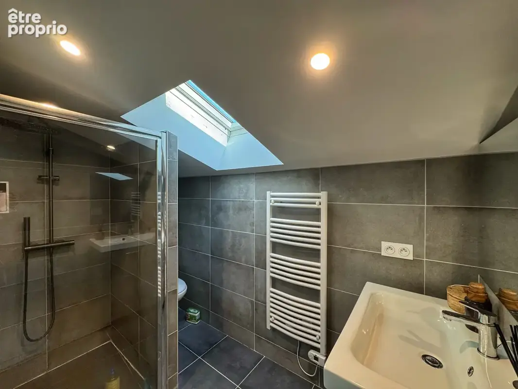 Ensemble immobilier murs commerciaux et appartement - photo 9