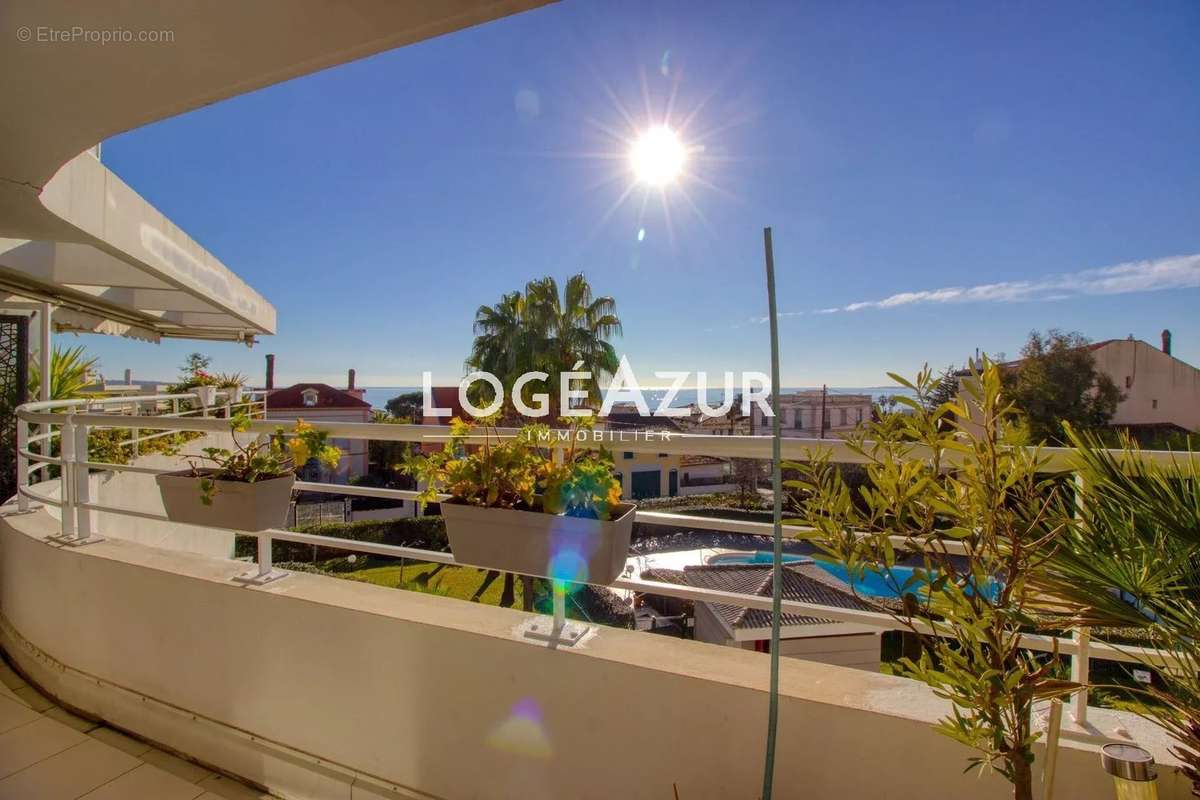 Appartement à VALLAURIS