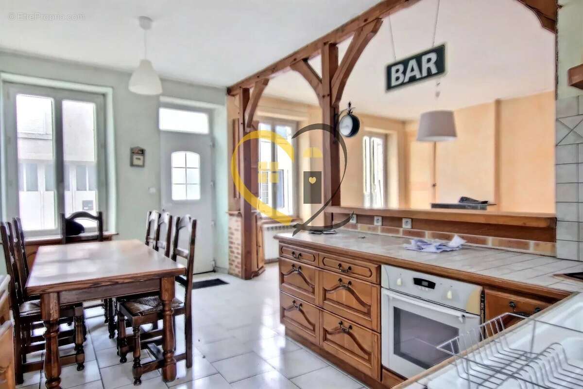 Maison à MEHUN-SUR-YEVRE