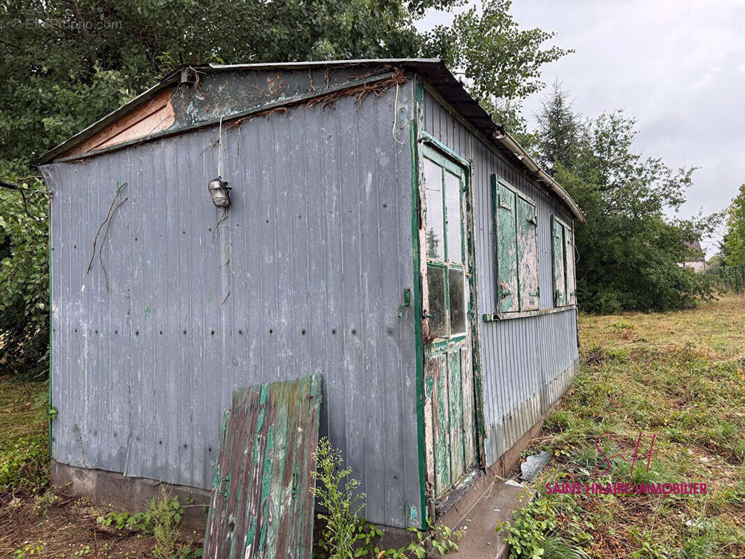 Terrain à SAINT-HILAIRE-SAINT-MESMIN