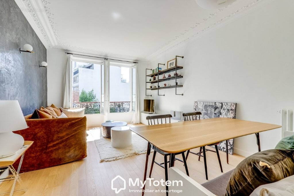 Appartement à PARIS-16E
