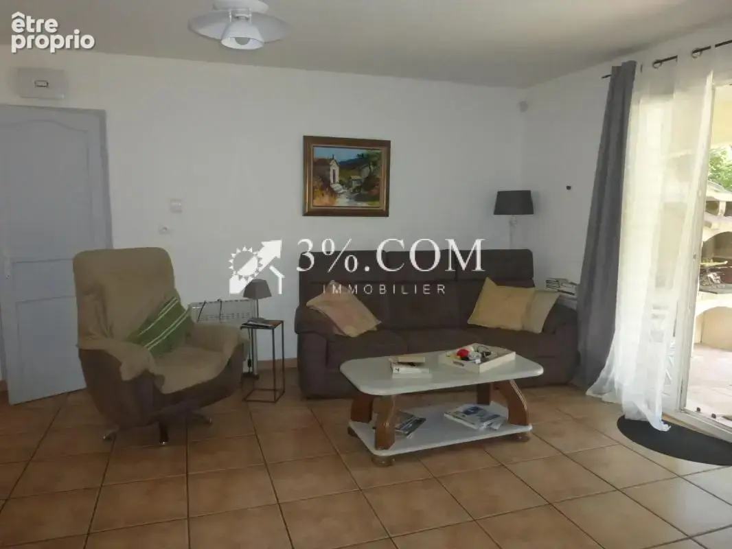 Maison plain pied avec véranda, garage, piscine et jardin at - photo 20