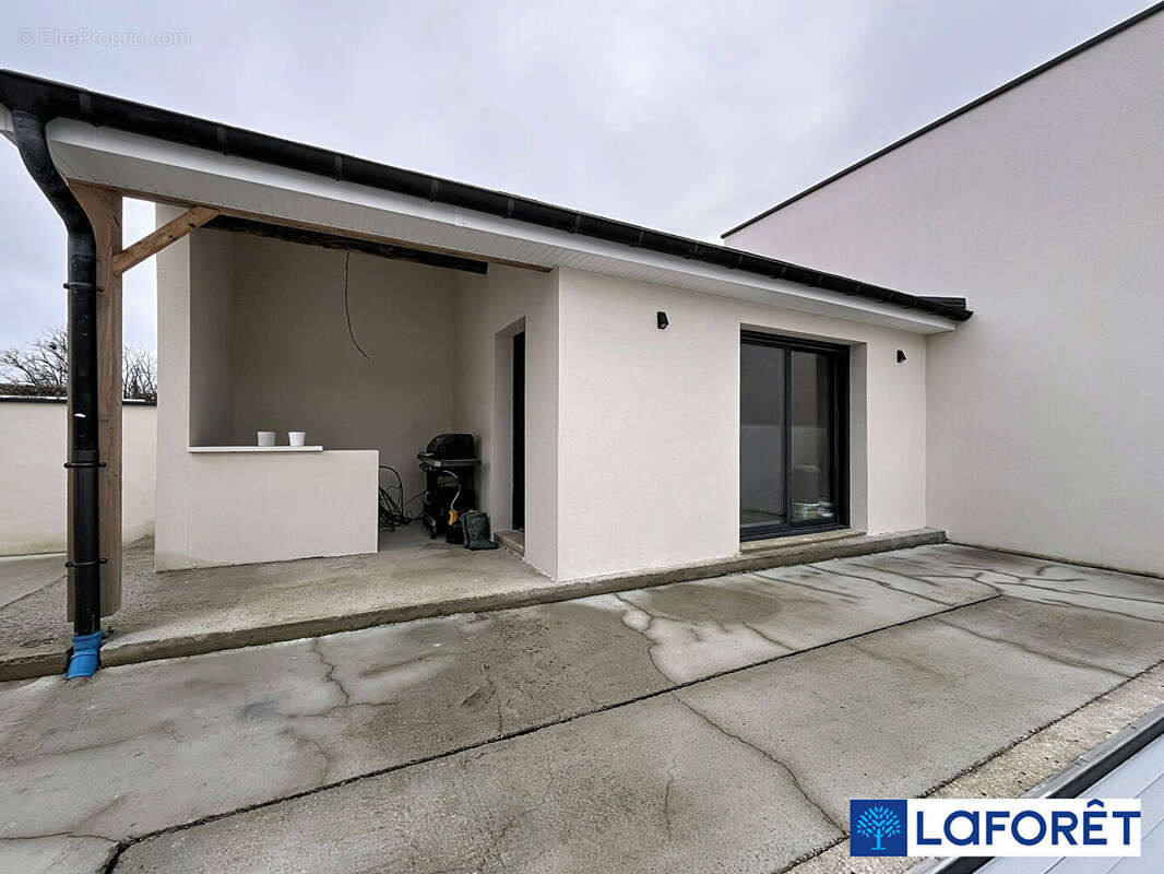 Maison à IS-SUR-TILLE