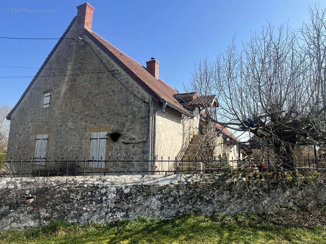 Photo 2 - Maison à PALINGES
