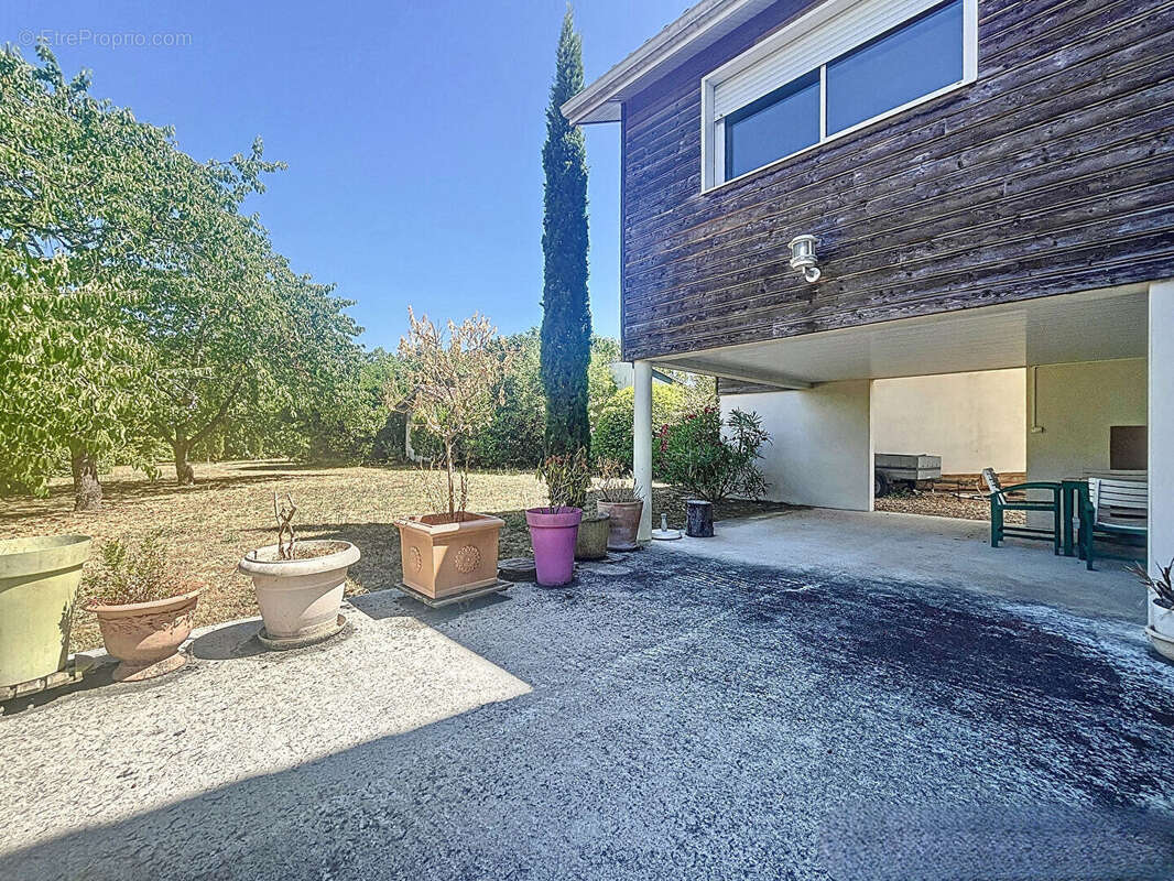 Maison à RUELLE-SUR-TOUVRE