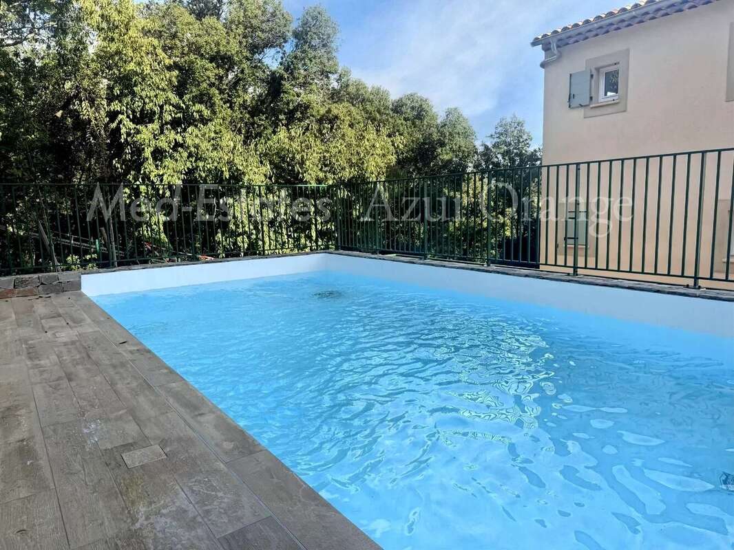 Appartement à GRIMAUD