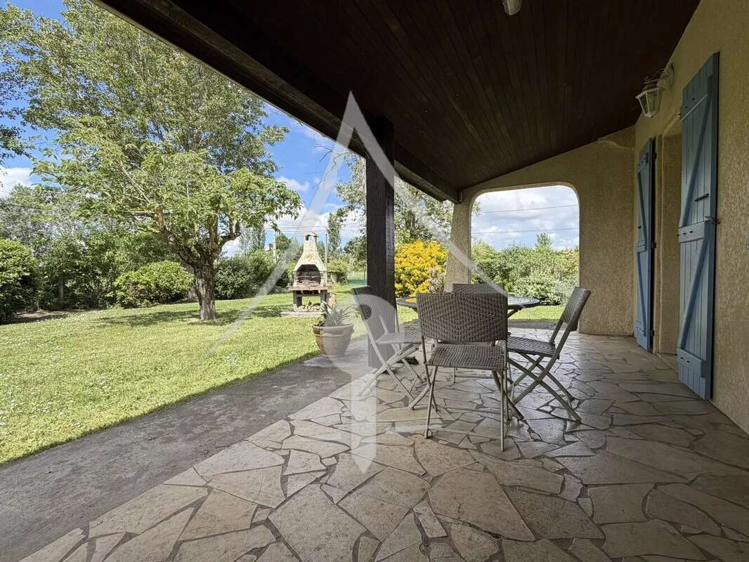 Maison à LAVERNOSE-LACASSE