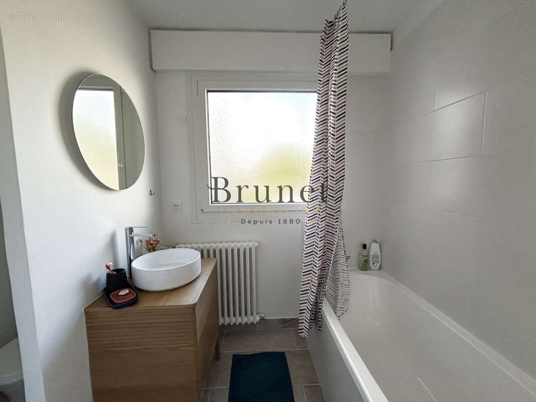 Appartement à SAINT-MAUR-DES-FOSSES