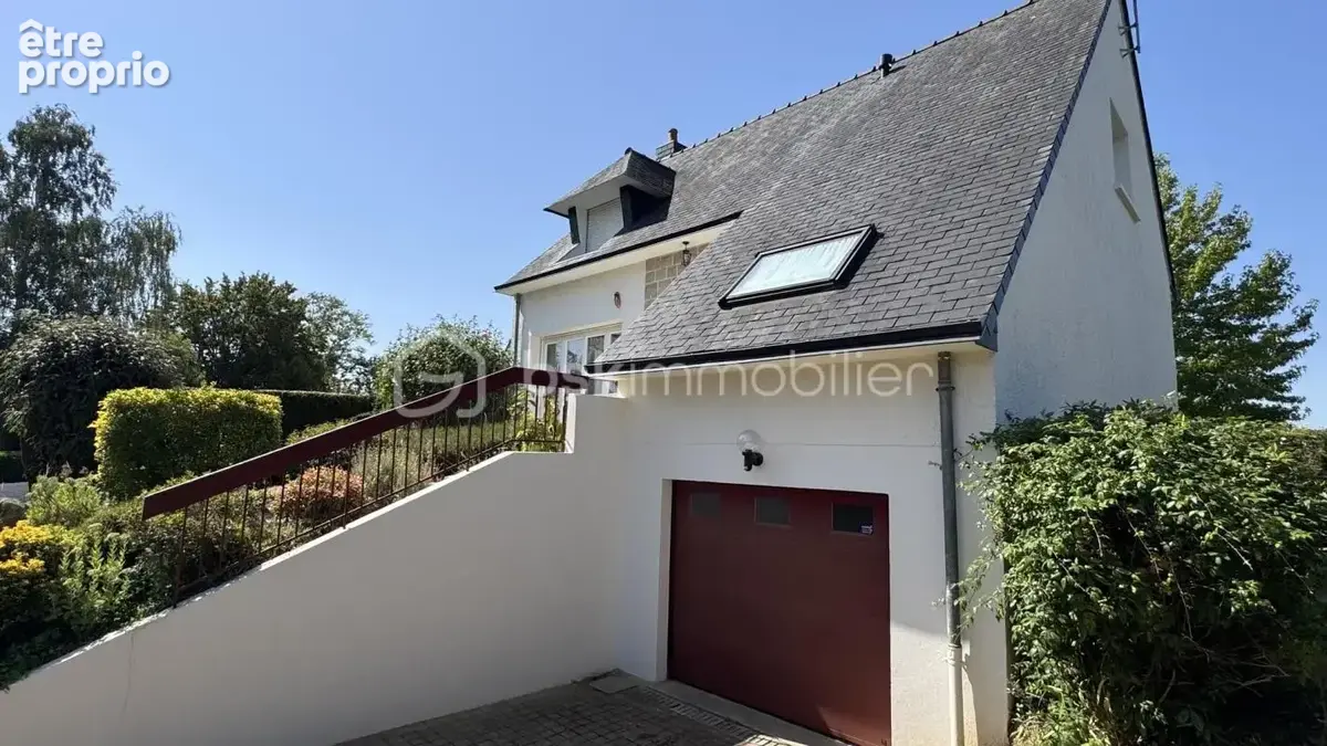 Maison traditionnelle - 5 pièces - 3 chambres + 1 bureau - sous-sol complet - jardin clos et arboré - photo 4