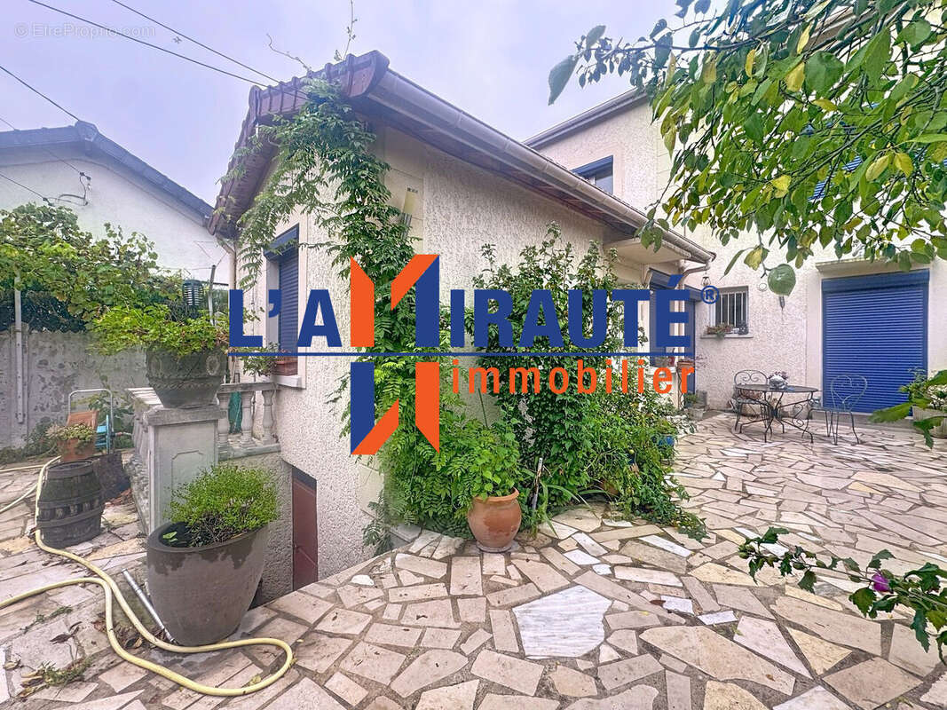 Maison à SARTROUVILLE