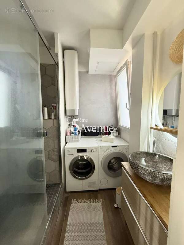 Appartement à CHARENTON-LE-PONT