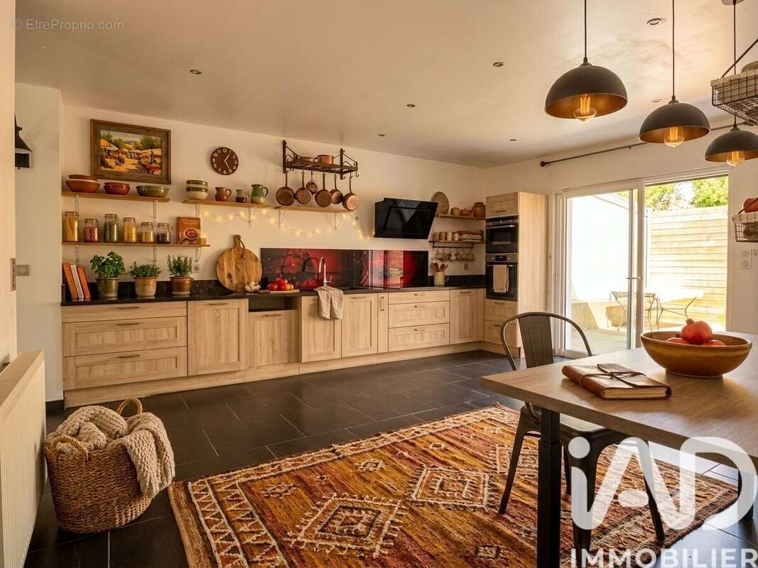 Maison 208 m² à Flines-Lez-Raches  - photo 3