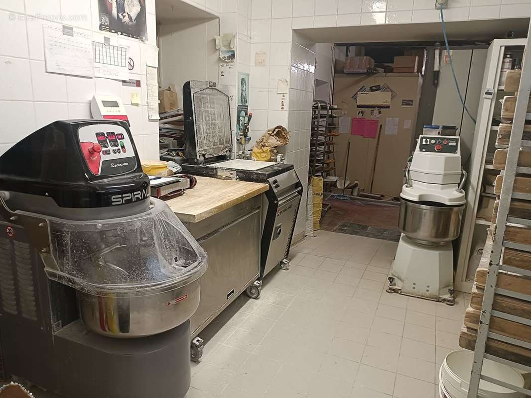 Commerce à SAINT-PAUL-SUR-SAVE