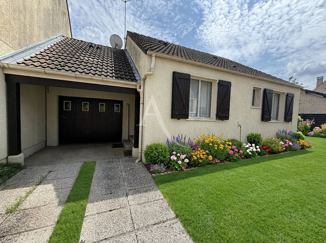 Maison à OZOIR-LA-FERRIERE