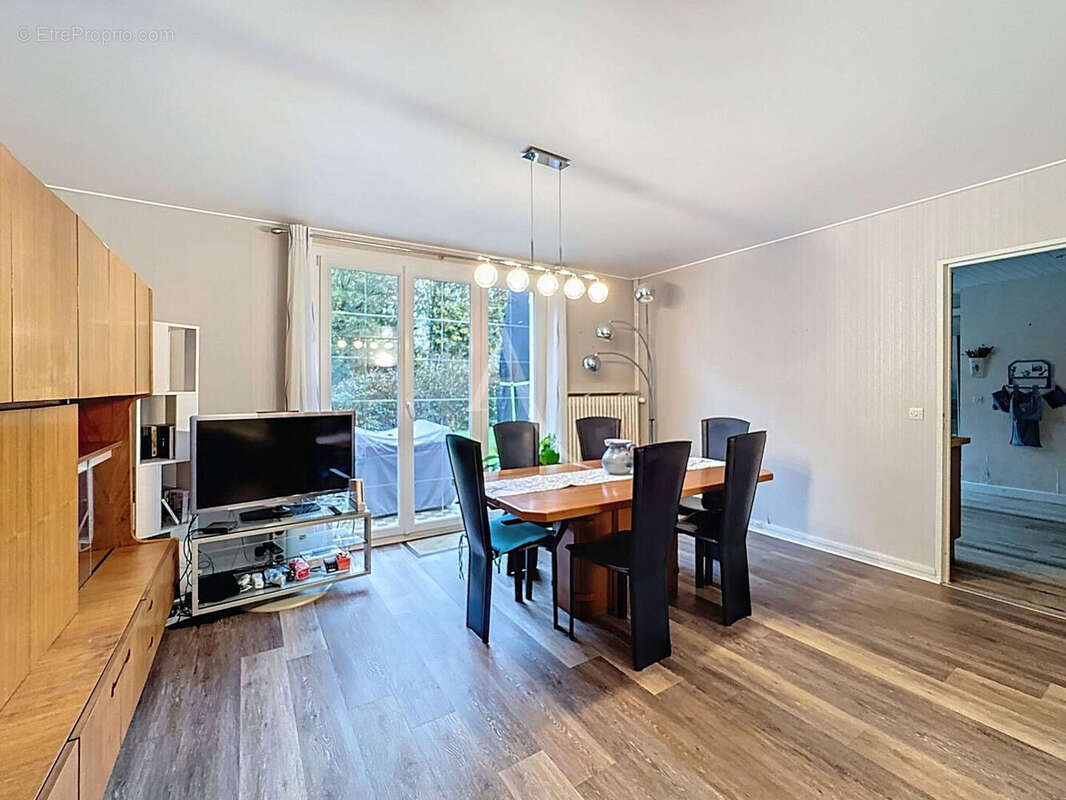 Maison à OZOIR-LA-FERRIERE