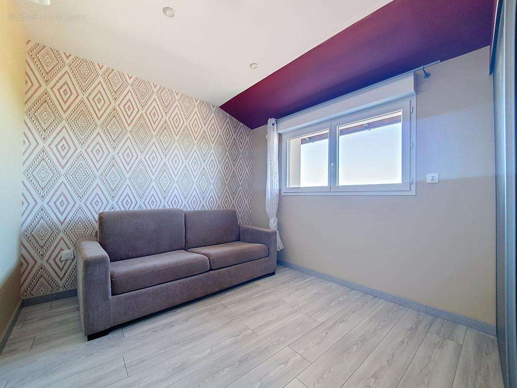 Maison - 3 Chambres - Jardin - Terrasse - 2 Places de parking - au coeur du village - photo 15