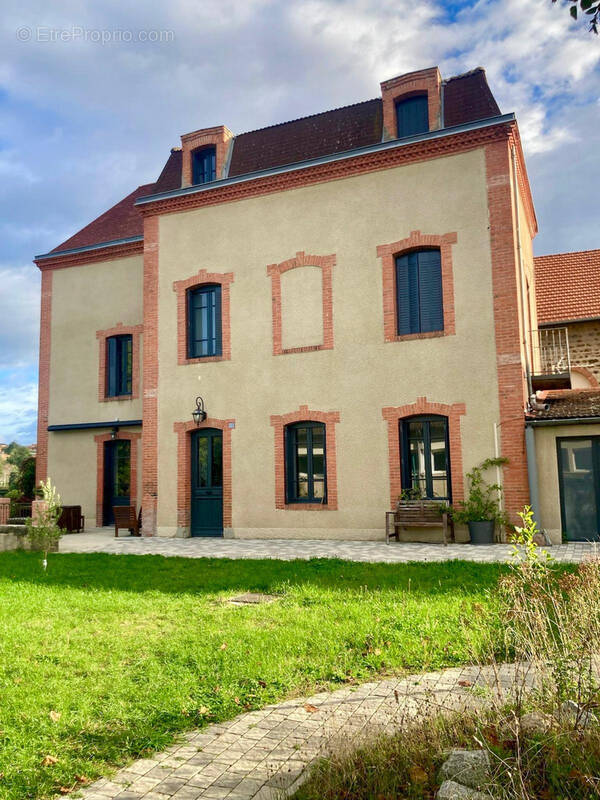 Maison à SAINT-SYMPHORIEN-SUR-COISE