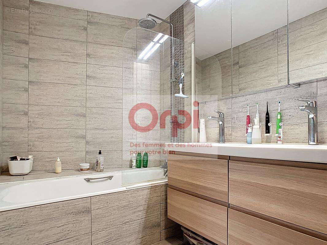 Appartement à ISSY-LES-MOULINEAUX